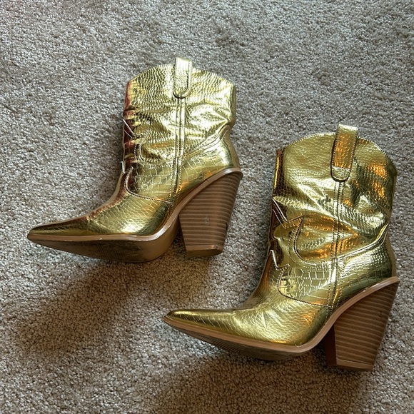 Gold cowboy boots - Picture 3 of 5